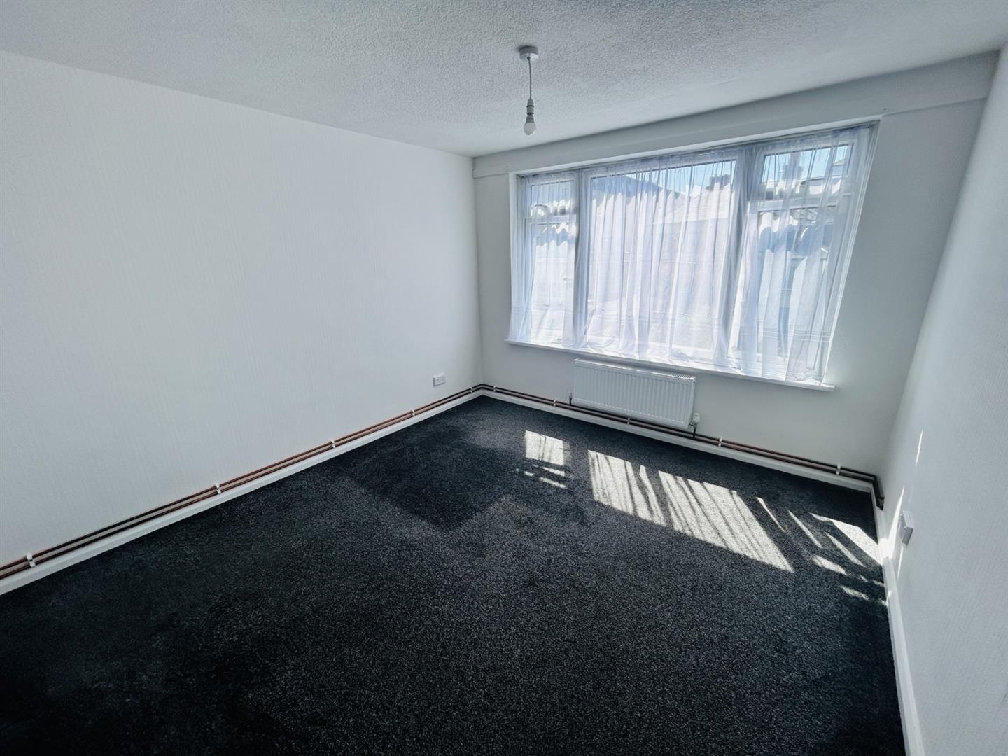 2 Bedroom Flat. Bourneside Court, Seaside Road in Eastbourne, East Sussex 8